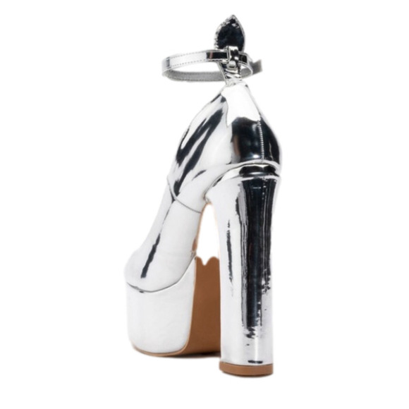 Platform junky heels silver mirrored.6 inches heels ankles straps. - Picture 5 of 7